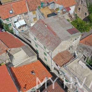 Kamena kuća u Starom Gradu