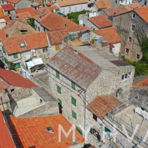 Kamena kuća u Starom Gradu