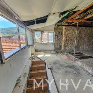 Kamena kuća u Starom Gradu