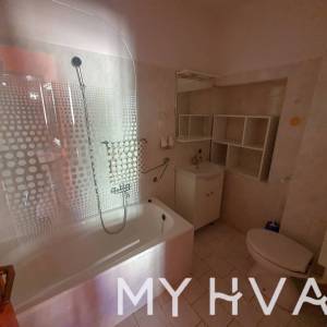 Kamena kuća u Vrboskoj