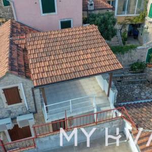 Kamena kuća u Vrboskoj