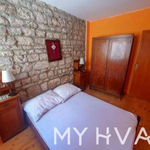 Kamena kuća u Vrboskoj