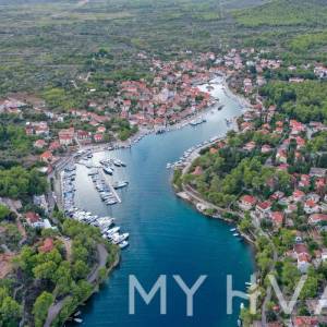 Kamena kuća u Vrboskoj