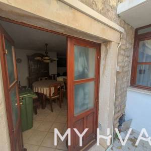 Kamena kuća u Vrboskoj