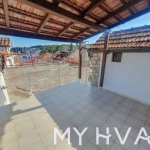 Kamena kuća u Vrboskoj