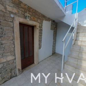 Kamena kuća u Vrboskoj