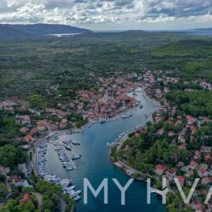 Kamena kuća u Vrboskoj