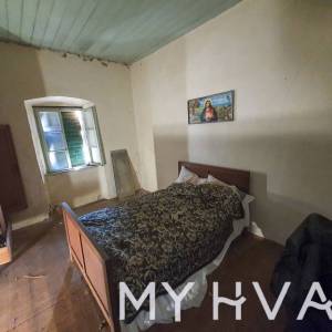 Kamena kuća u Zastražišću