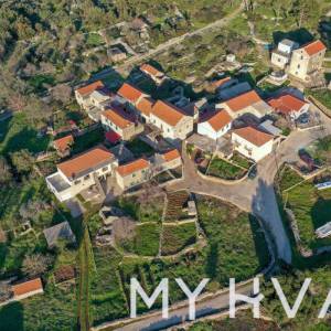 Kamena kuća u Zastražišću