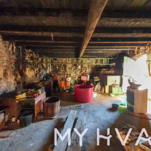 Kamena kuća u Zastražišću