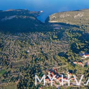 Kamena kuća u Zastražišću