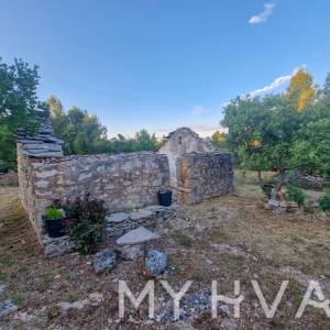 Kamena kućica u Ageru