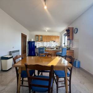 KASTAV, SPINČIĆI - Dvoetažni stan za dugoročni najam!