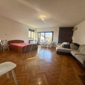 KASTAV, SPINČIĆI - Dvoetažni stan za dugoročni najam!