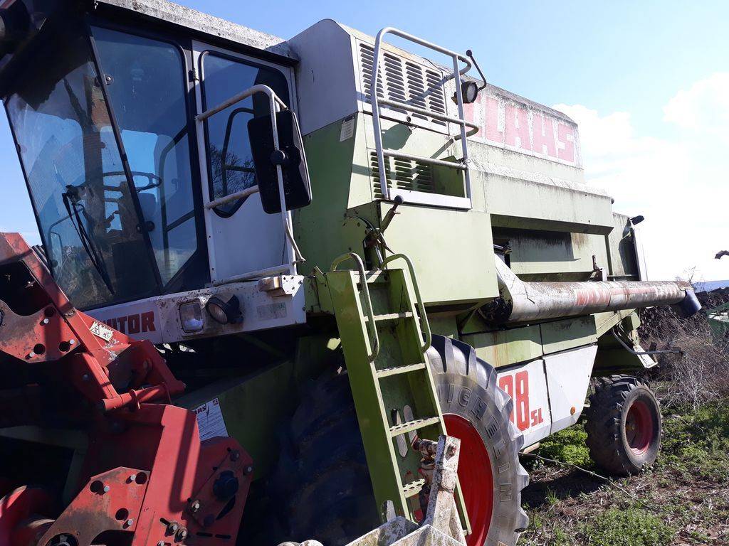 Kombajn Claas Dominator 98 SL Maxi sa Oros kukuruznim adapterom