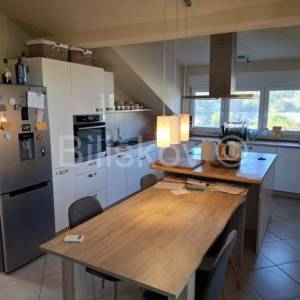 Korčula, prodaja 3 stana etažirana s parkingom, PRILIKA