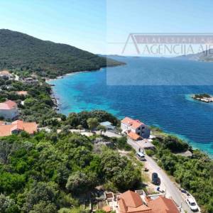Korčula Žrnovo građevinsko zemljište 582 m2 + dozvola - 40m od mora!
