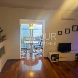 Kostrena, 71.58m2, 2s+db, zatvorena lođa, adaptiran stan!