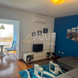 Kostrena, 71.58m2, 2s+db, zatvorena lođa, adaptiran stan!