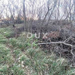 KOSTRENA - Građevinsko zemljište u mirnom dijelu Kostrene – Lucija