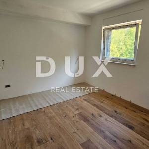 KRALJEVICA - Dvojna villa s bazenom u blizini mora!