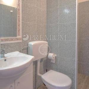 Krk, kuća s dvije stambene jedinice na mirnoj lokaciji!