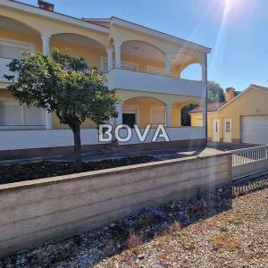 Kuća 280m2 – Privlaka *POGLED MORE* (ID-2578/A)