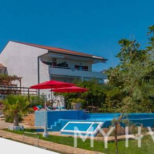 Kuća na Plaži u Slatinama