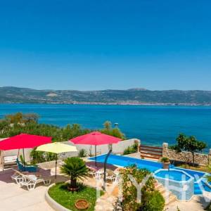 Kuća na Plaži u Slatinama