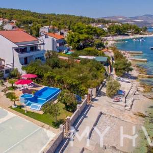 Kuća na Plaži u Slatinama