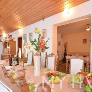 Kuća na Plaži u Slatinama