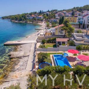 Kuća na Plaži u Slatinama