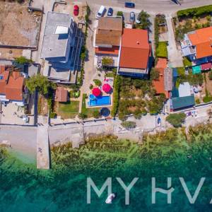 Kuća na Plaži u Slatinama