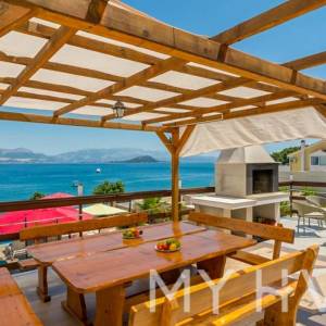 Kuća na Plaži u Slatinama