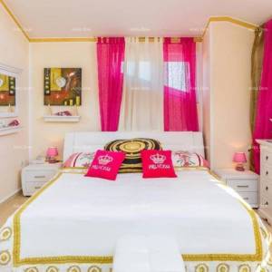 Kuća s apartmanima i bazenom u Premanturi – pogled na more!