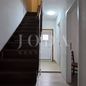 Kuća s investicijskim potencijalom | Zaleđe Crikvenice