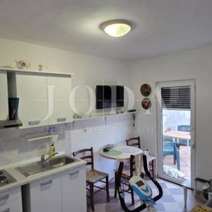 Kuća s investicijskim potencijalom | Zaleđe Crikvenice