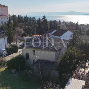 Kuća s velikom parcelom i potencijalom dogradnje, 170 m od mora – Duga, Crikvenica