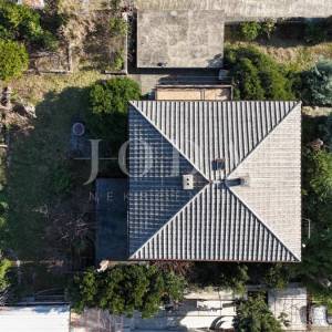 Kuća s velikom parcelom i potencijalom dogradnje, 170 m od mora – Duga, Crikvenica