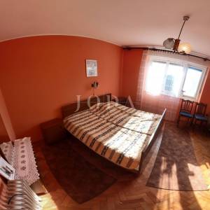 Kuća s velikom parcelom i potencijalom dogradnje, 170 m od mora – Duga, Crikvenica