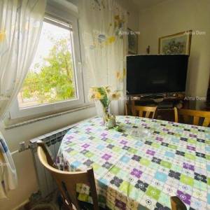 Kuća sa dva stana i velikom okućnicom u Puli