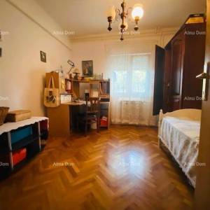 Kuća sa dva stana i velikom okućnicom u Puli