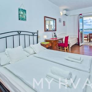 Kuća sa privatnom plažom u gradu Hvaru