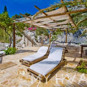 Kuća sa privatnom plažom u gradu Hvaru