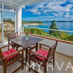 Kuća sa privatnom plažom u gradu Hvaru