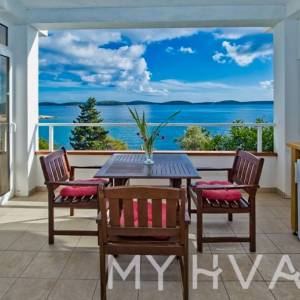 Kuća sa privatnom plažom u gradu Hvaru