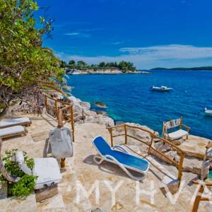 Kuća sa privatnom plažom u gradu Hvaru