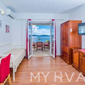 Kuća sa privatnom plažom u gradu Hvaru