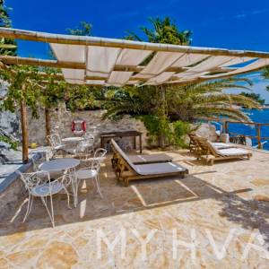 Kuća sa privatnom plažom u gradu Hvaru