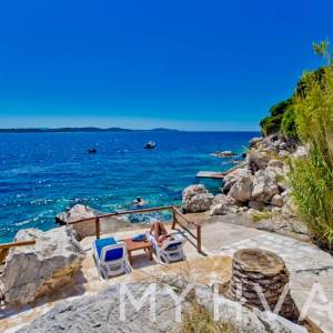 Kuća sa privatnom plažom u gradu Hvaru